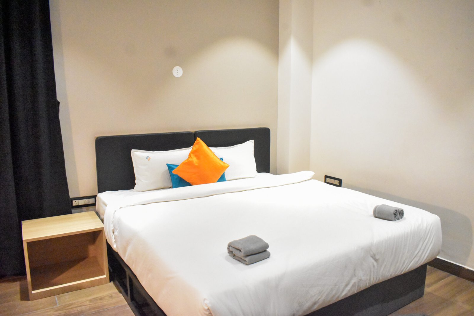 Deluxe Double Room bed